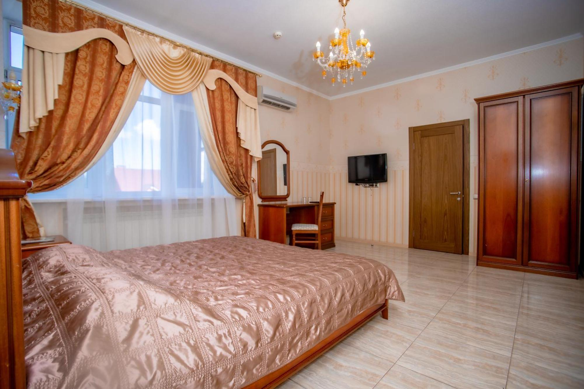 Отель Корона Dnipro Quarto foto